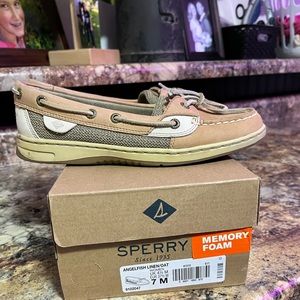 Sperry- angelfish linen/oat color women’s loafer size 7